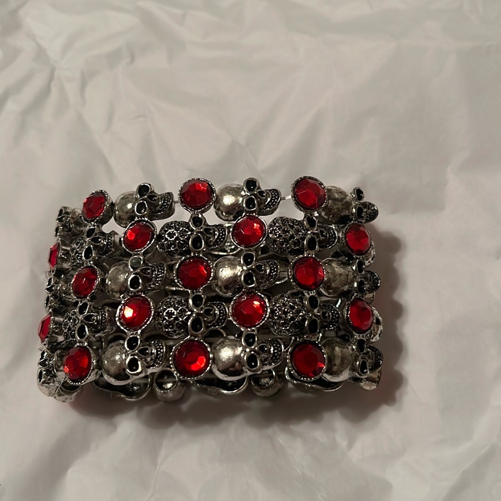 Skull bracelet